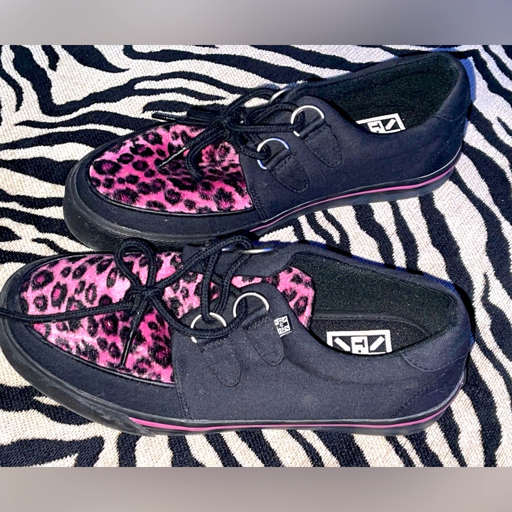 Black & Pink Leopard Sneaker